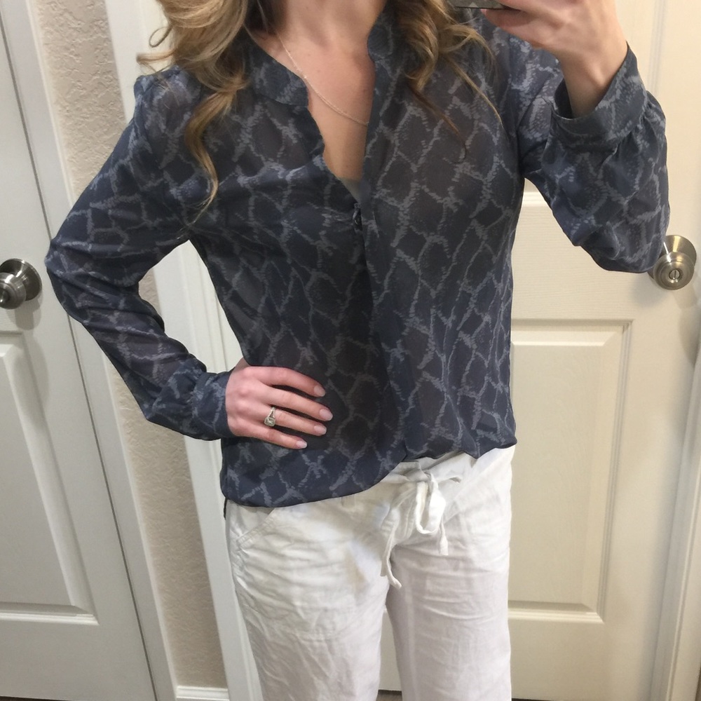 Banana Republic blue trellis tunic size XS.